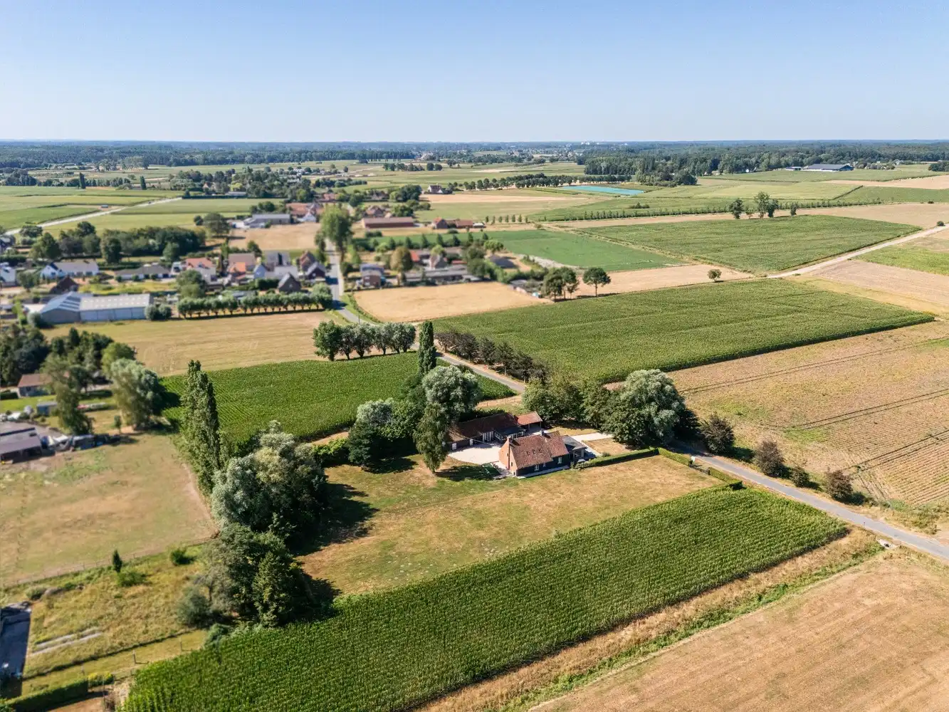 Karaktervolle hoeve op een uitzonderlijke locatie in Adegem foto 2