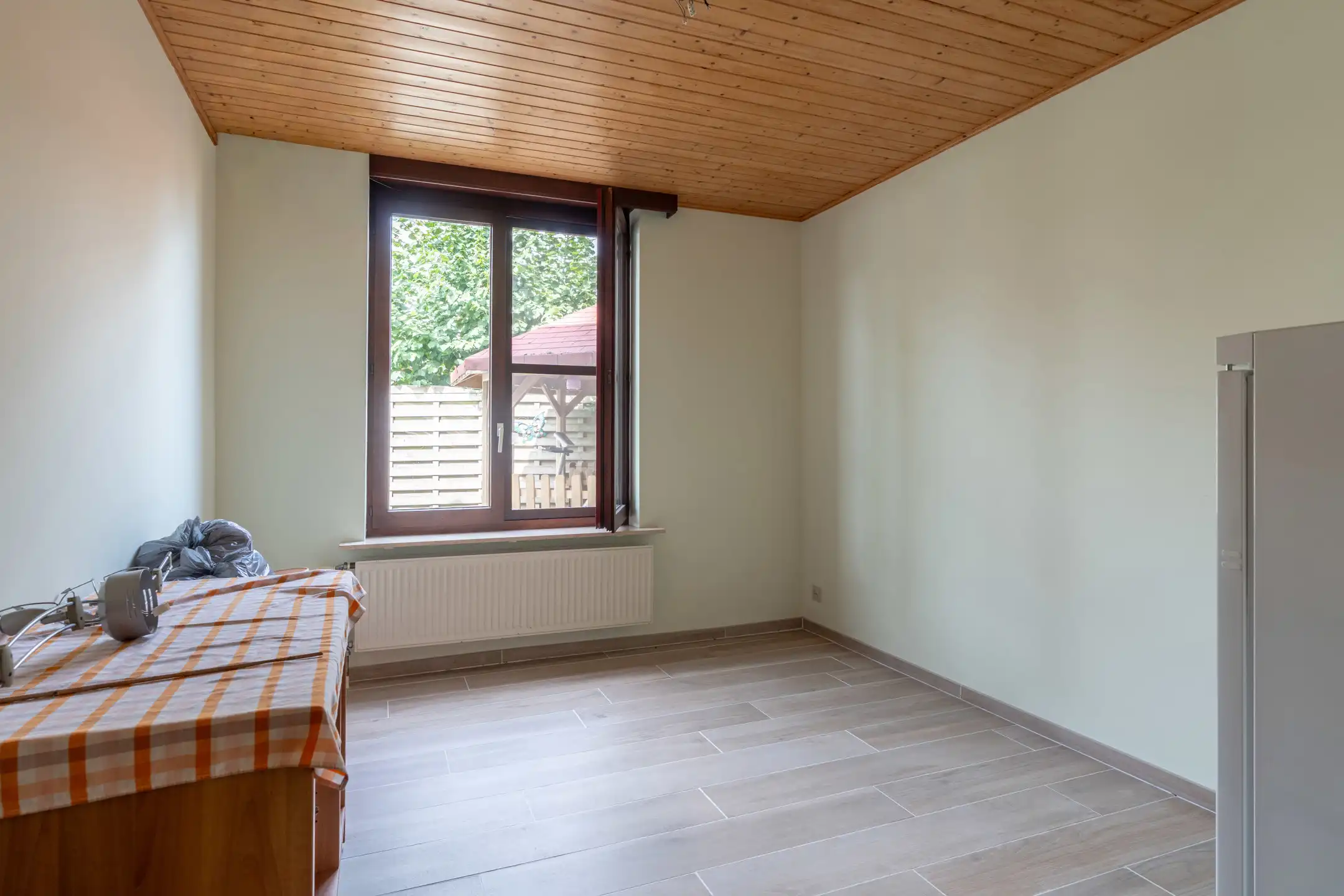 Te renoveren laagbouwwoning met 3 slpks, tuin en garage. foto 12