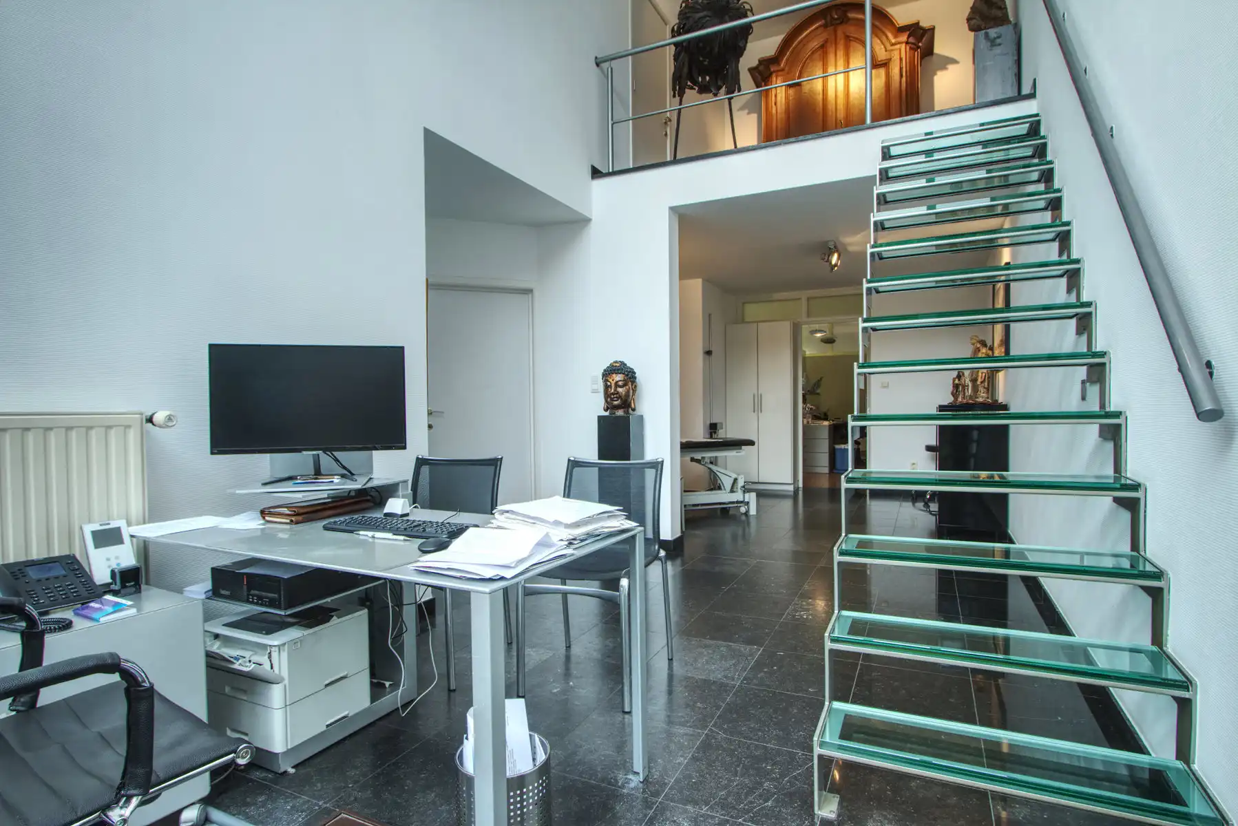 KANTOOR - 8 BURELEN - 16 tot 20 WERKPLAATSEN - PARKING MOG. foto 15