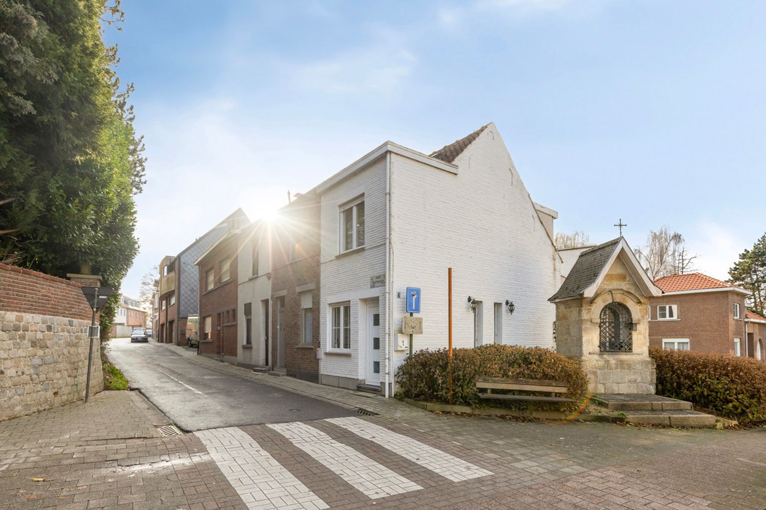 Hoofdfoto van de publicatie: Gerenoveerde 3-gevelwoning centraal gelegen te Asse