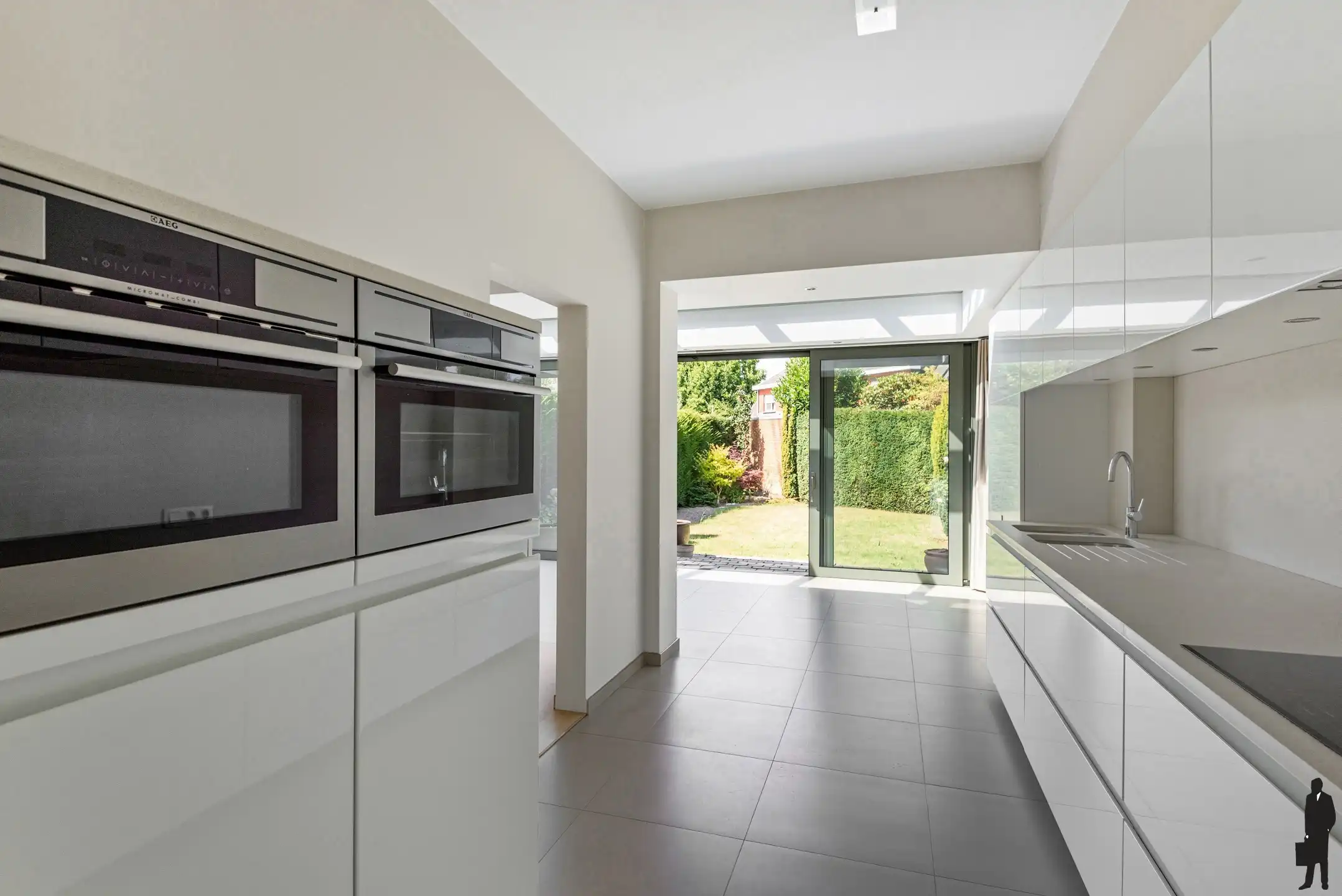 Charmante woning met leuke tuin in centrum van Boechout foto 8