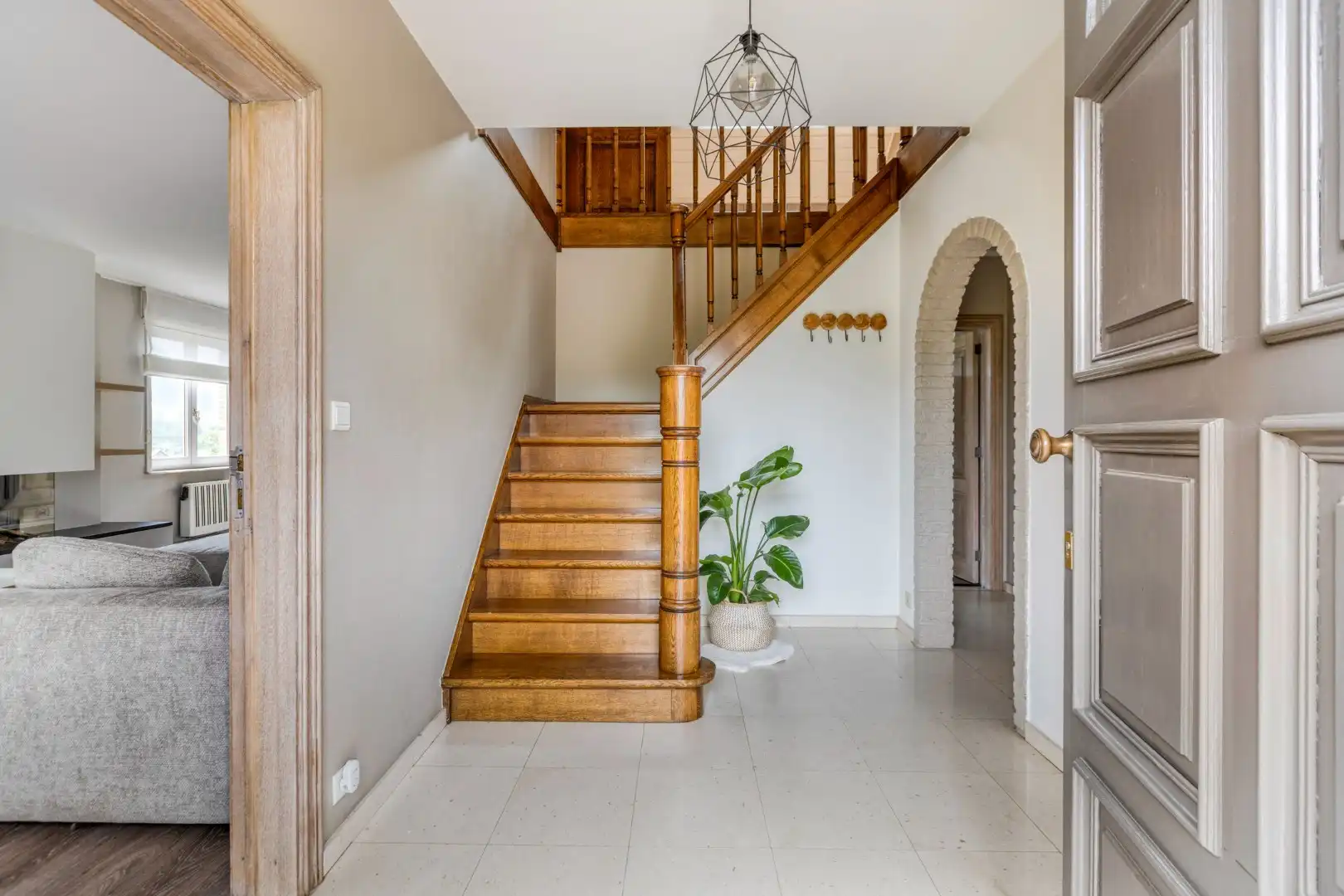 Instapklare woning met prachtig aangelegde tuin foto 4