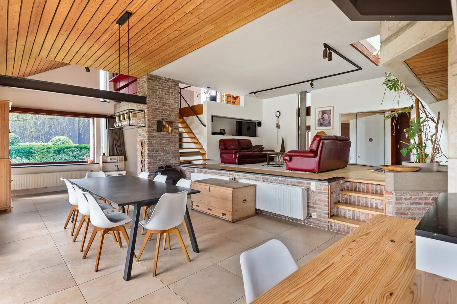 Open bebouwing met 4 slaapkamers, 2 badkamers en tuin in Borsbeek! foto 13