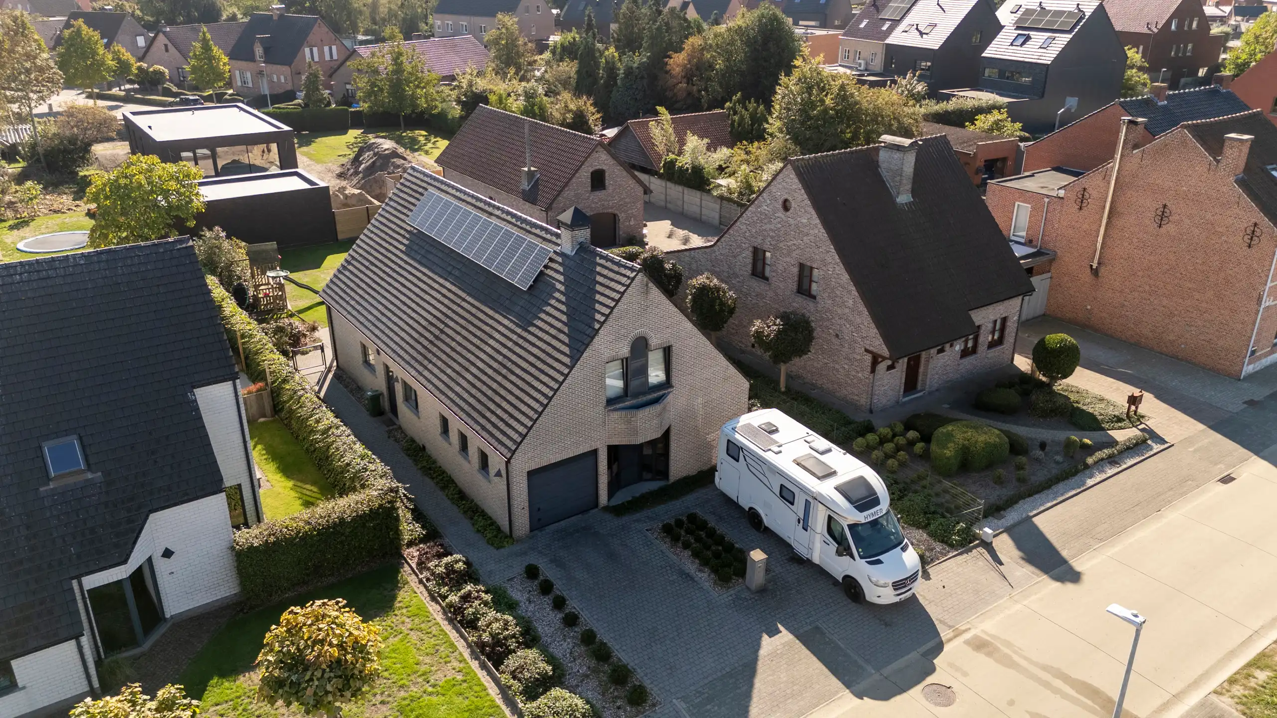 Goed onderhouden vrijstaande woning op 600 m² grond. foto {{pictureIndex}}