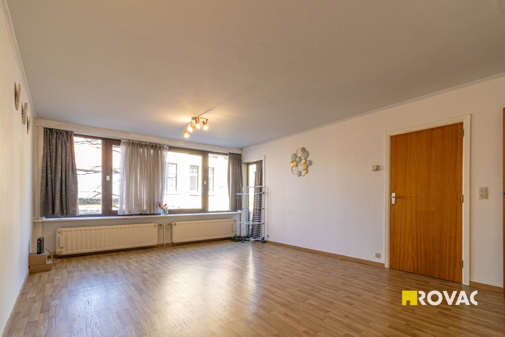 Zeer verzorgd en centraal gelegen appartement op 1ste verdieping met bijhorende autostandplaats foto 5