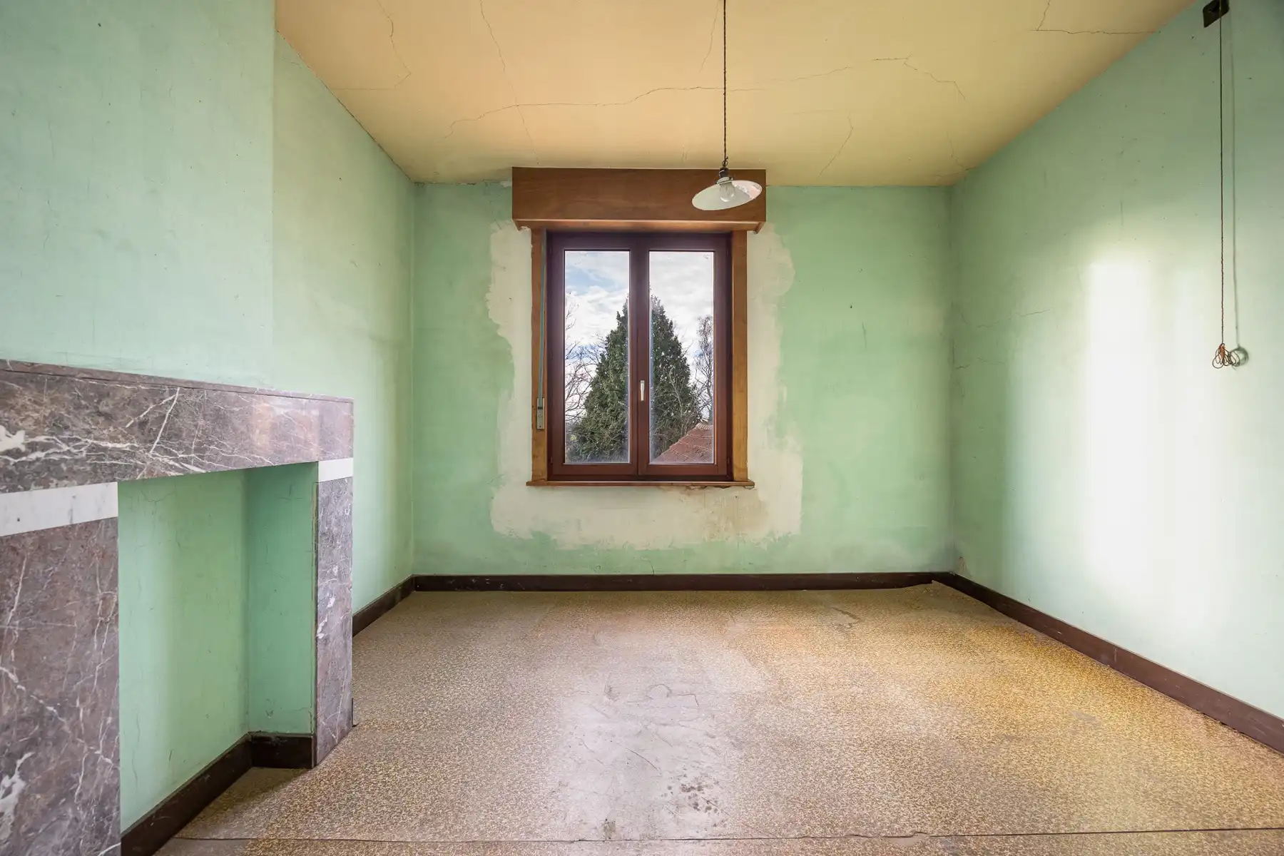 Te renoveren halfopen bebouwing met 3 slaapkamers in het centrum van Merksplas.  foto 10