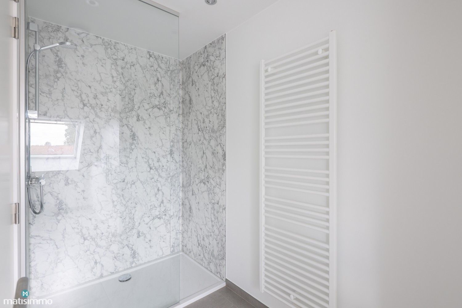 NIEUWBOUWDUPLEXAPPARTEMENT VOORZIEN VAN ALLE COMFORT MET DRIE SLAAPKAMERS TE MOPERTINGEN foto 23