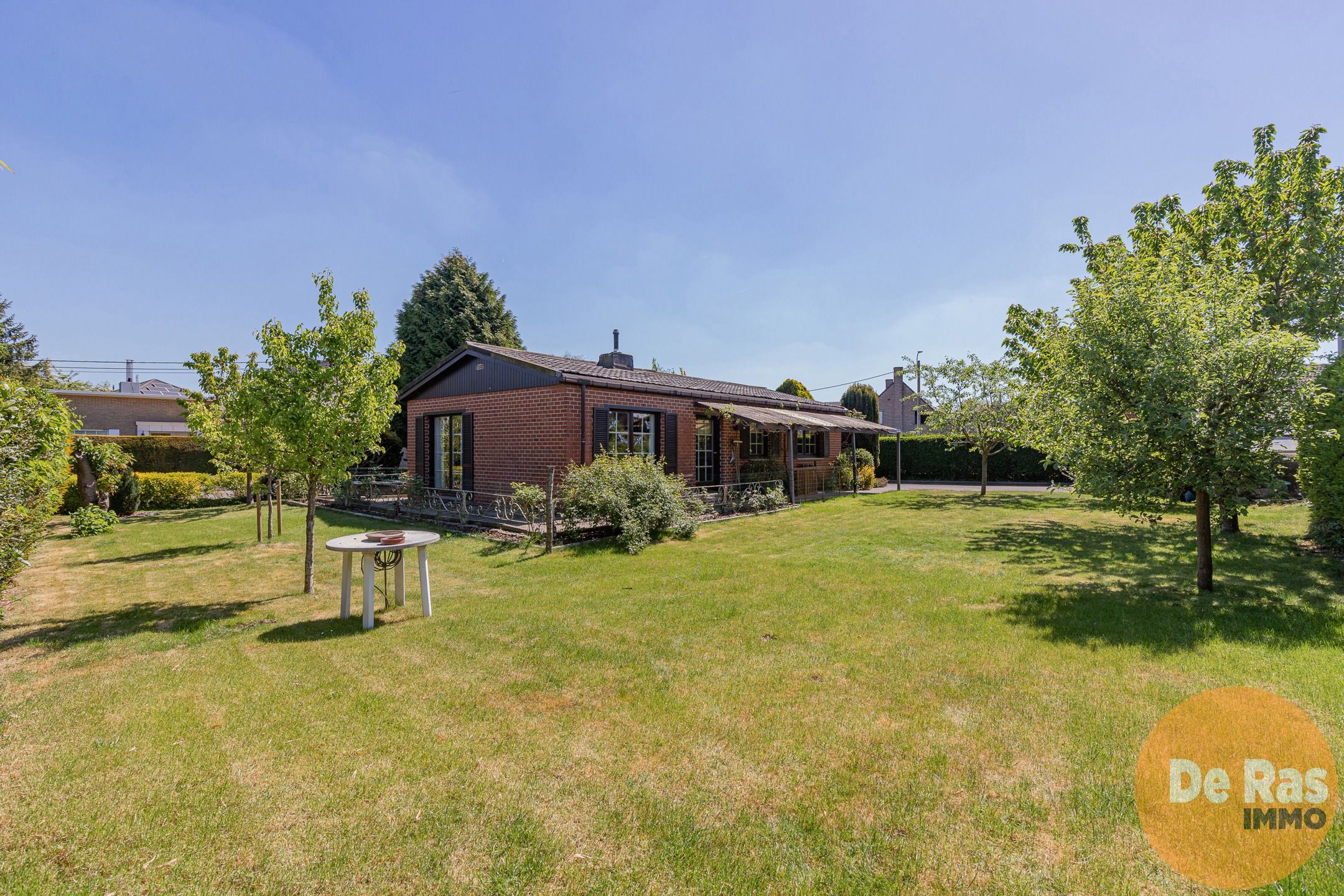 LEDE- Op te frissen bungalow gelegen op een centrale locatie foto 4