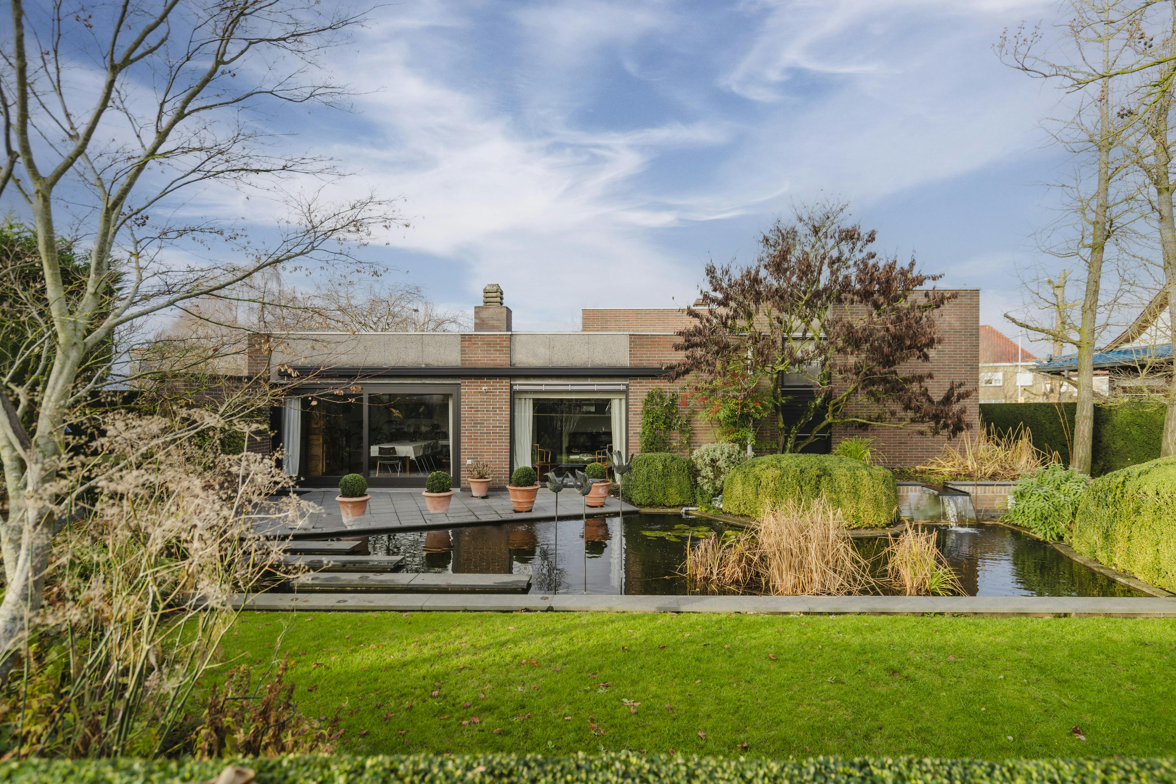 Karaktervolle, architecturale villa te koop in Wevelgem! foto 22