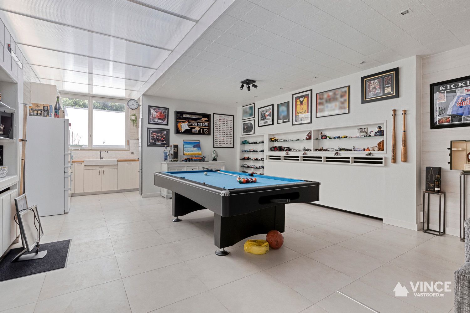 Woning met ruim magazijn foto 14