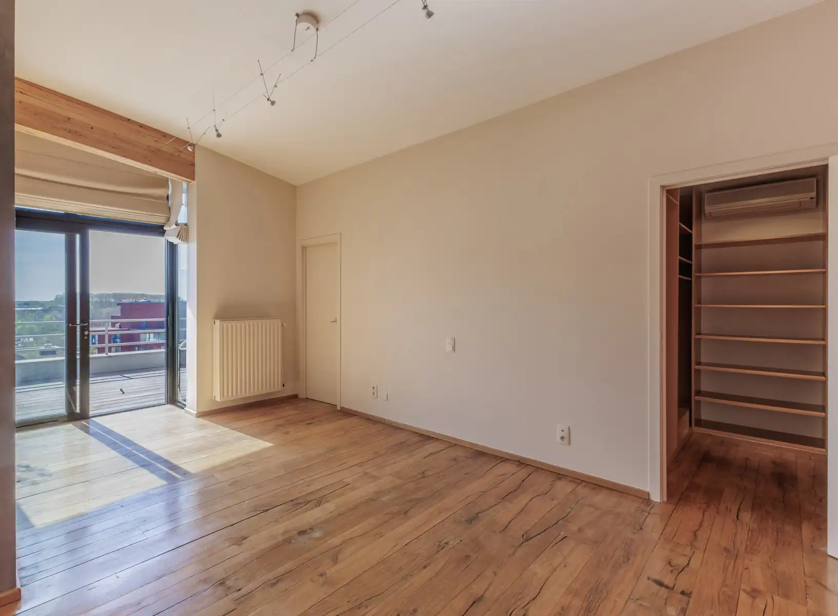 Ruime penthouse met 3 slaapkamers en 66m² terras foto 12