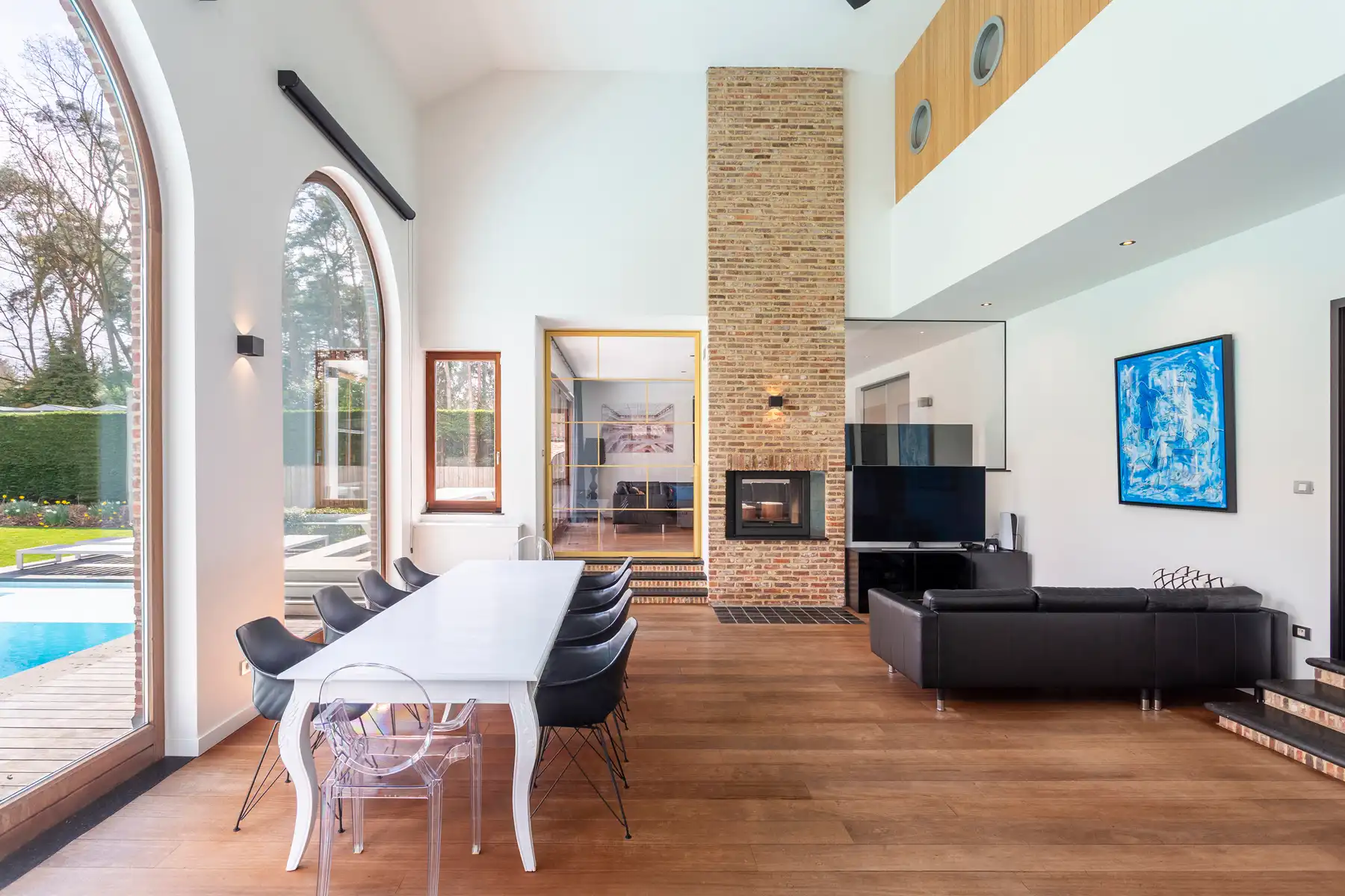 Instapklare villa met zwembad door groen omgeven foto 5