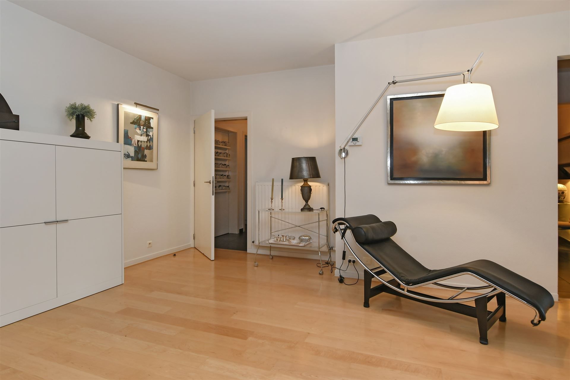 Luxueus en instapklaar appartement met 3 terrassen en ondergrondse garagebox in residentie “Leemhoek III” te Maaseik. foto 24