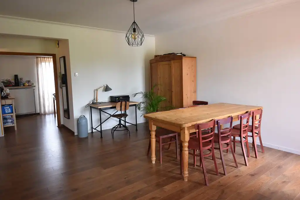 Ruim en lichtrijk appartement met garage in het centrum van Nieuwkerken-Waas foto 15