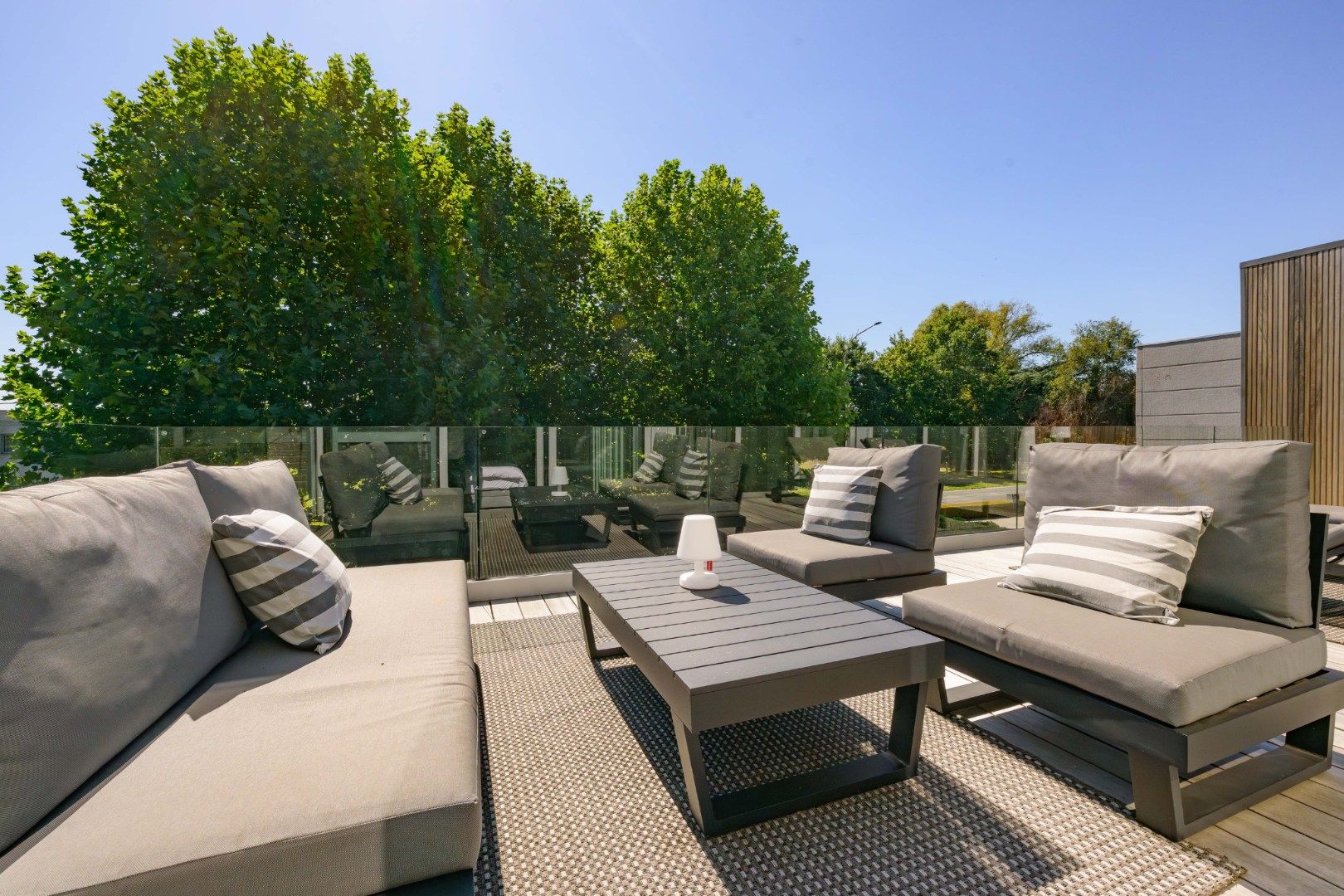 Exclusieve villa met luxueuze afwerking en vergezicht op velden te Zwevezele foto 20