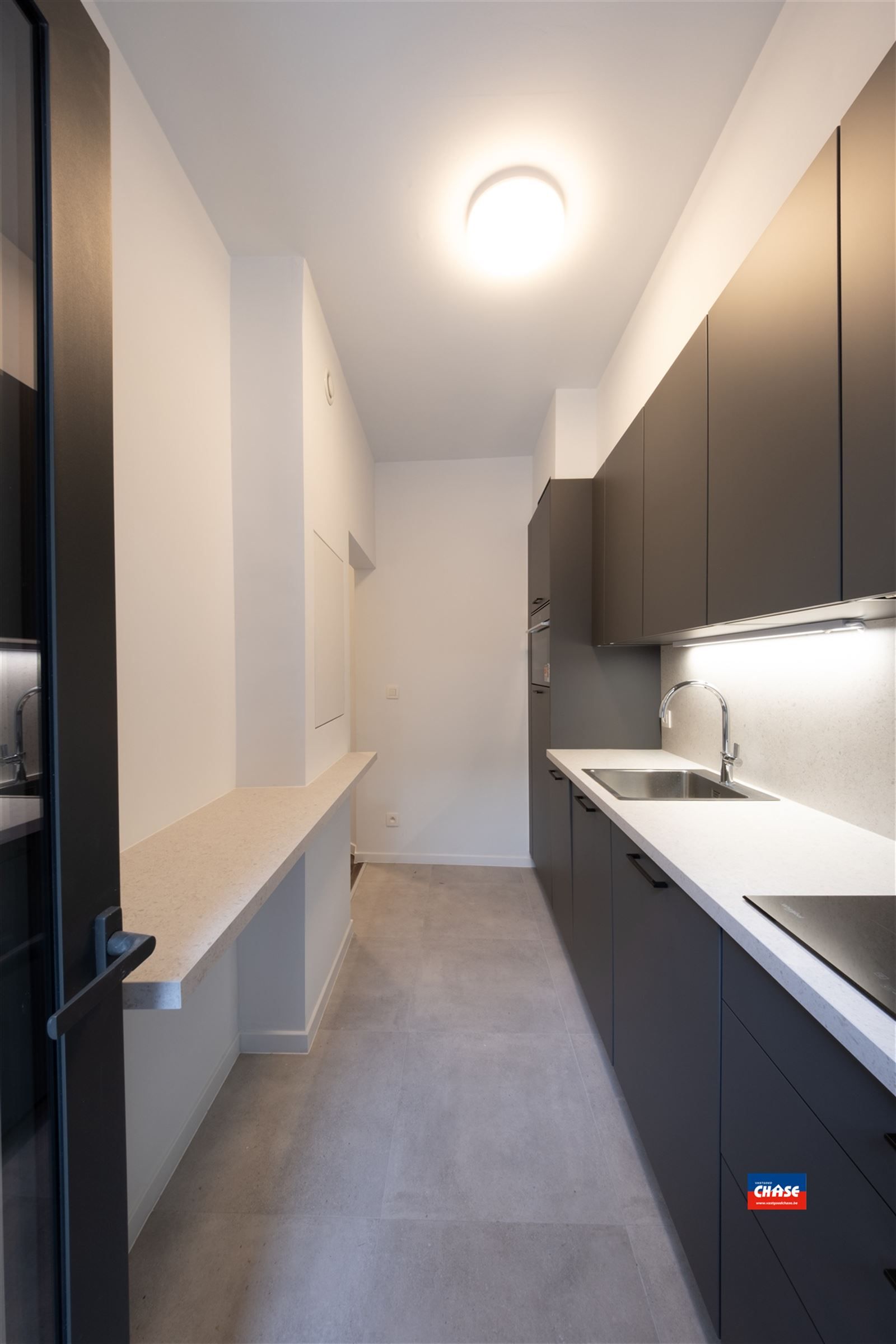 Gerenoveerd gelijkvloersappartement met één slaapkamer en stadstuin foto 16