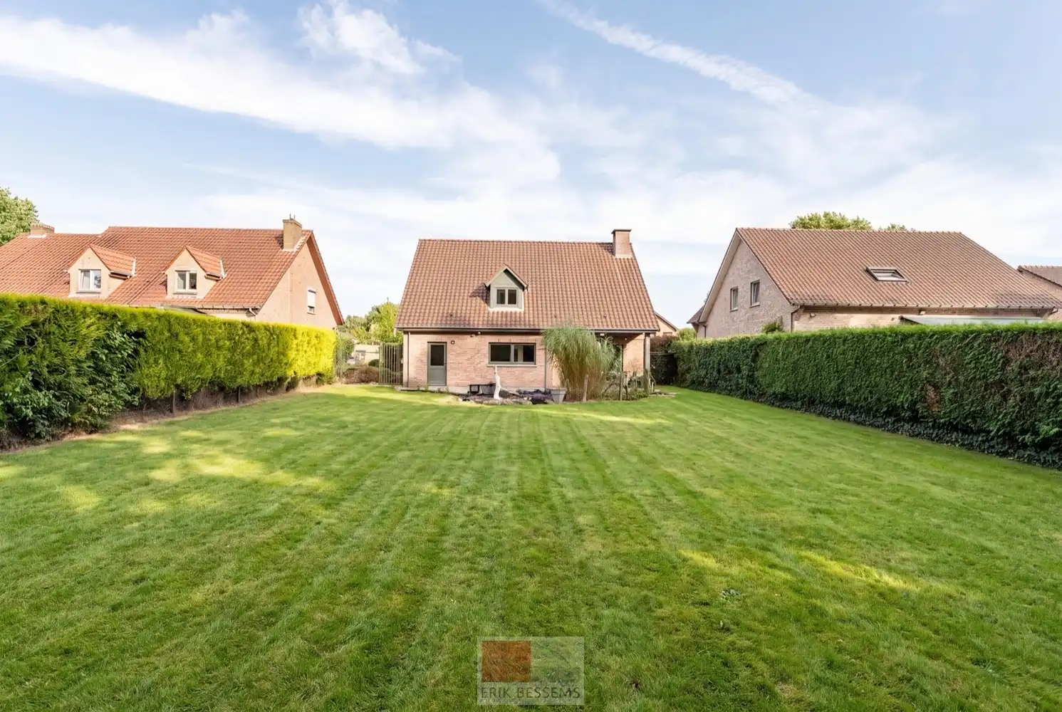 Vrijstaande woning gelegen op een royaal perceel van maar liefst 990 m² en beschikt over een bewoonbare oppervlakte van circa 221 m² foto 39