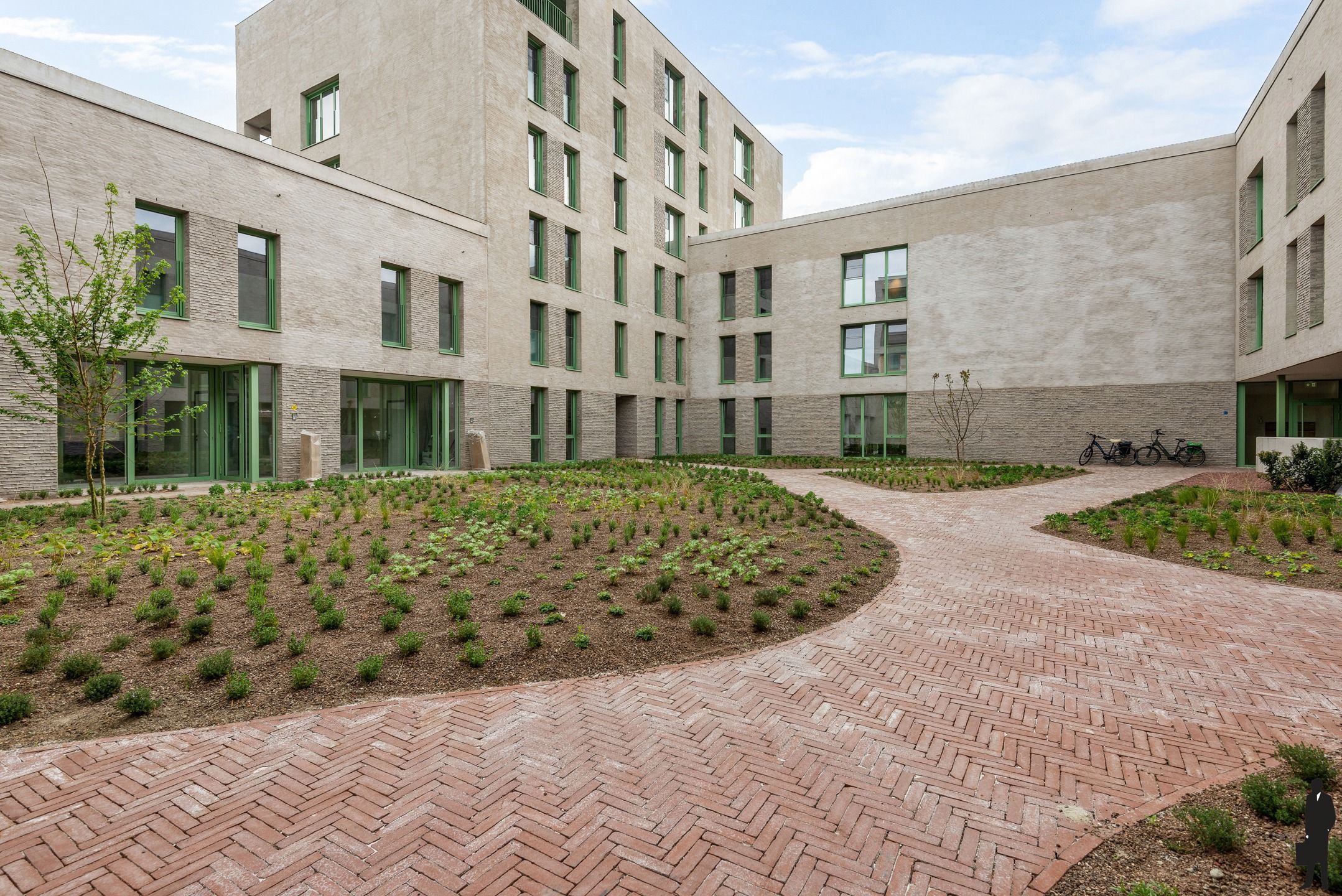 GLVL appartement met 2 slpks, ruim terras en autostaanplaats foto 15