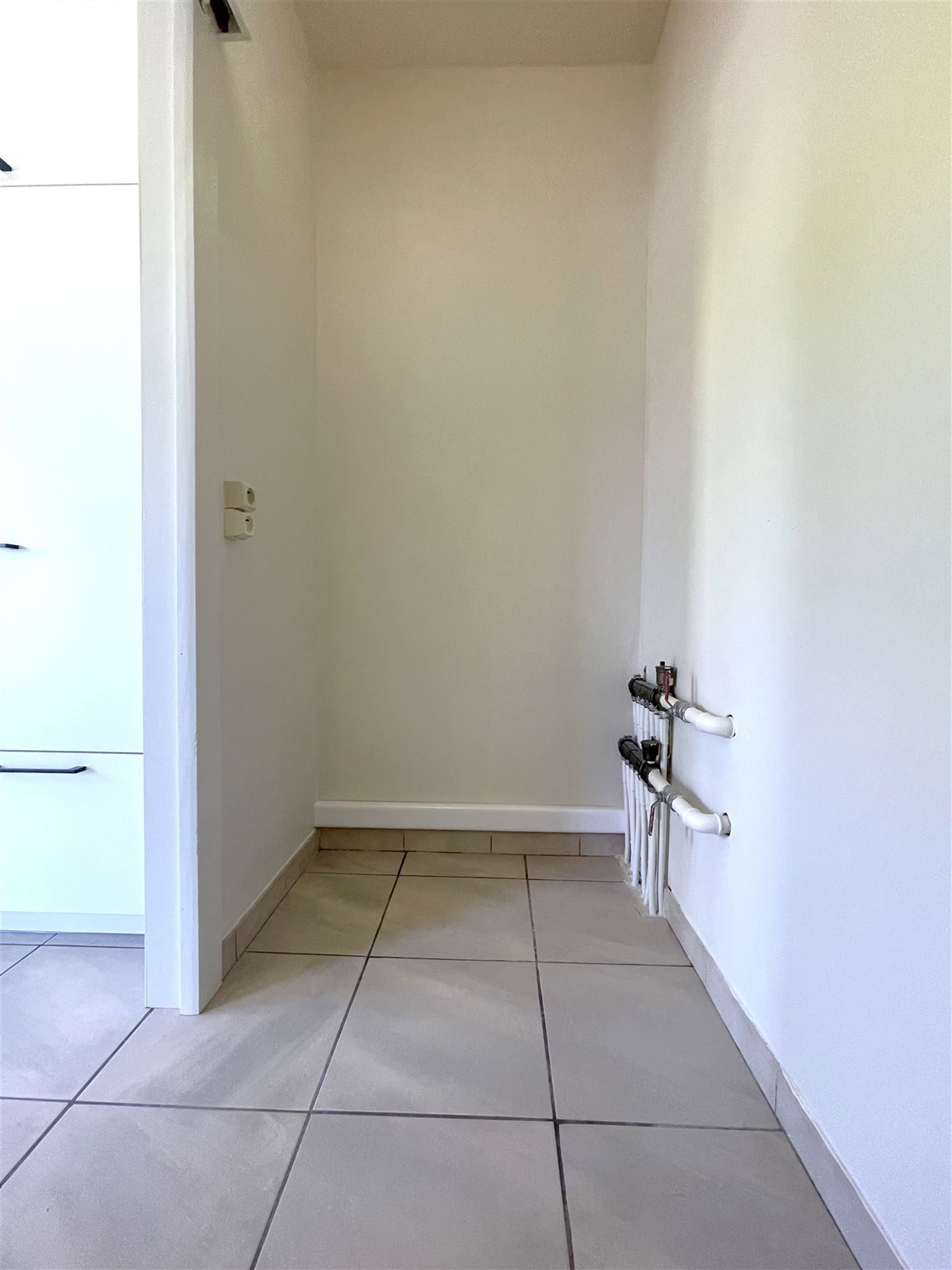 Instapklaar ruim appartement met garage.  foto 6