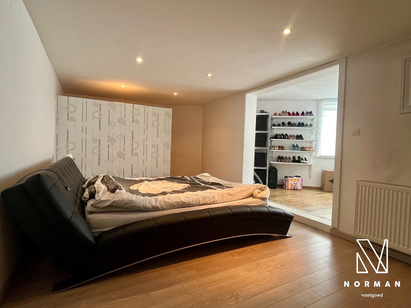 Halfopen woning te koop met handelsruimte in Harelbeke!  foto 13