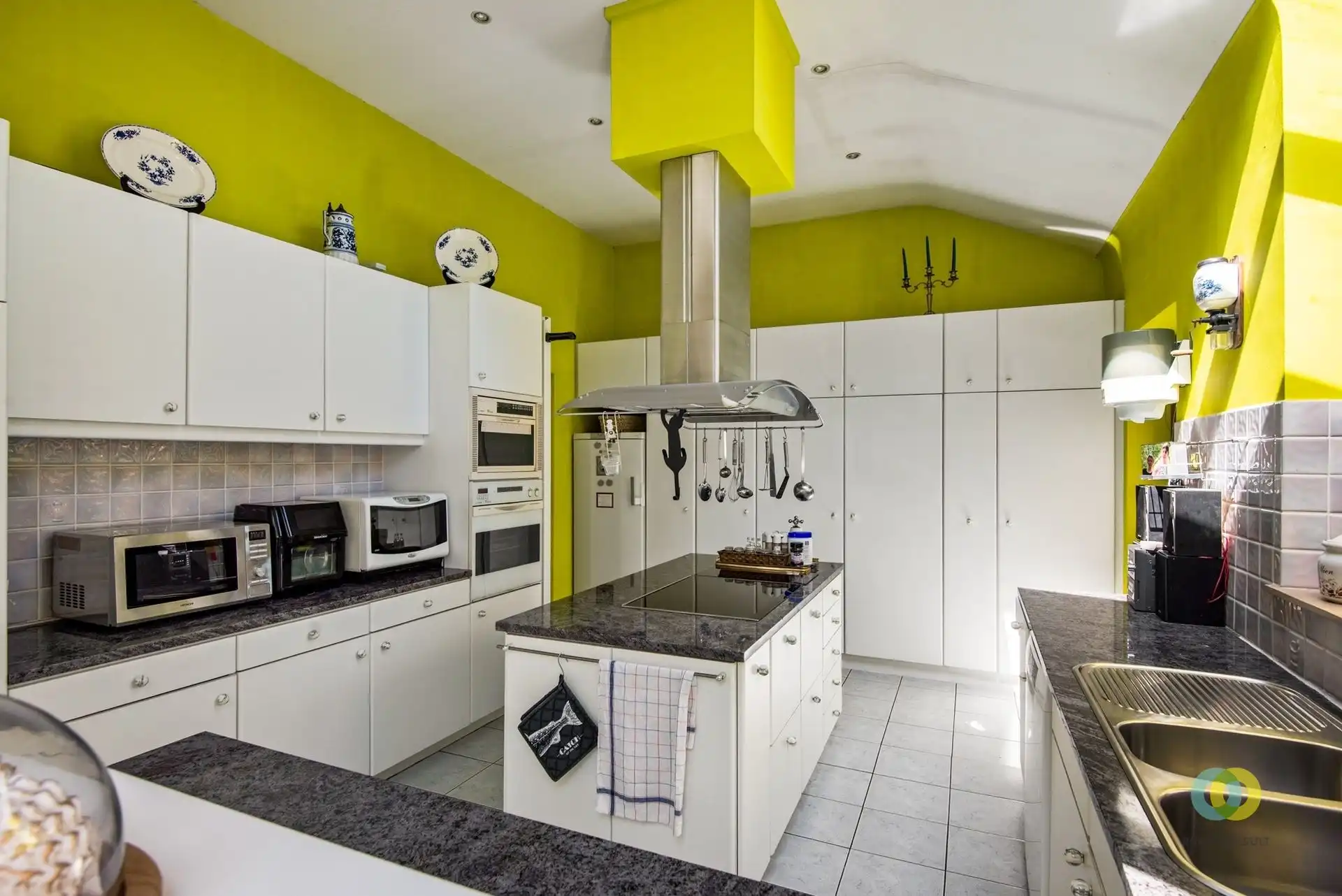 Ruime villa met 4 slaapkamers, bureau en garage   foto 6
