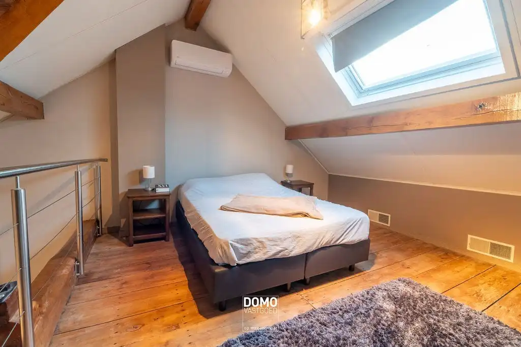 Verrassend ruime woning met karakter te Kuringen. foto 13