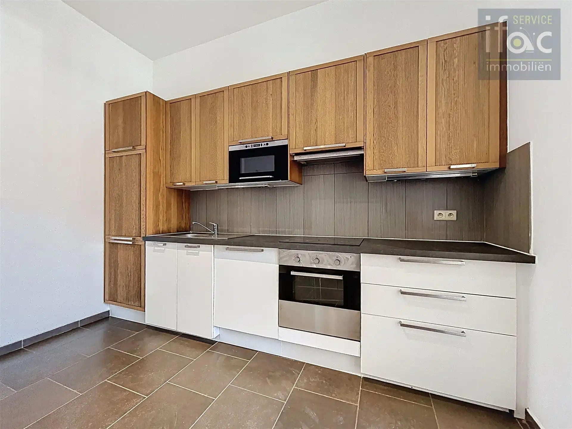 Gelijkvloers appartement met bergingszolder foto 3