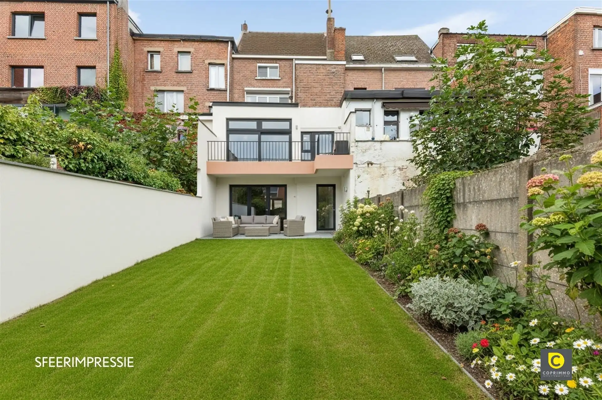 Ruime woning met potentieel foto 9