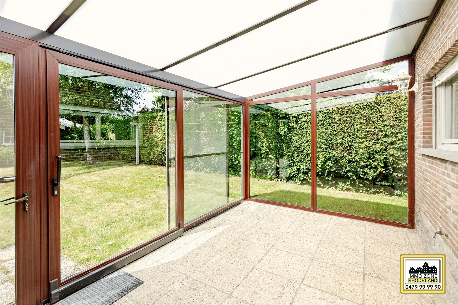 Riante bungalow met 4 slpks, dubbele garage en zonnige tuin foto 15