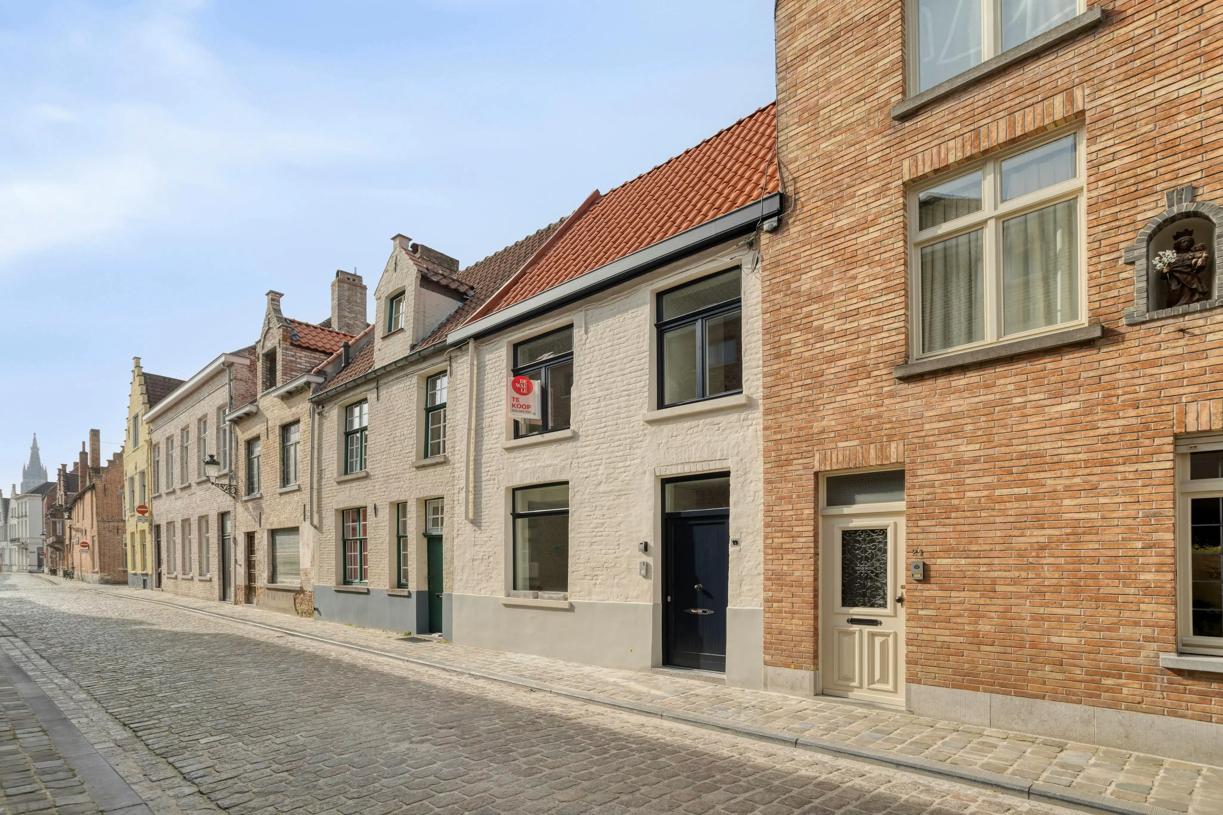 Kwalitatief gerenoveerd huis met 3 slaapkamers in Brugge foto {{pictureIndex}}