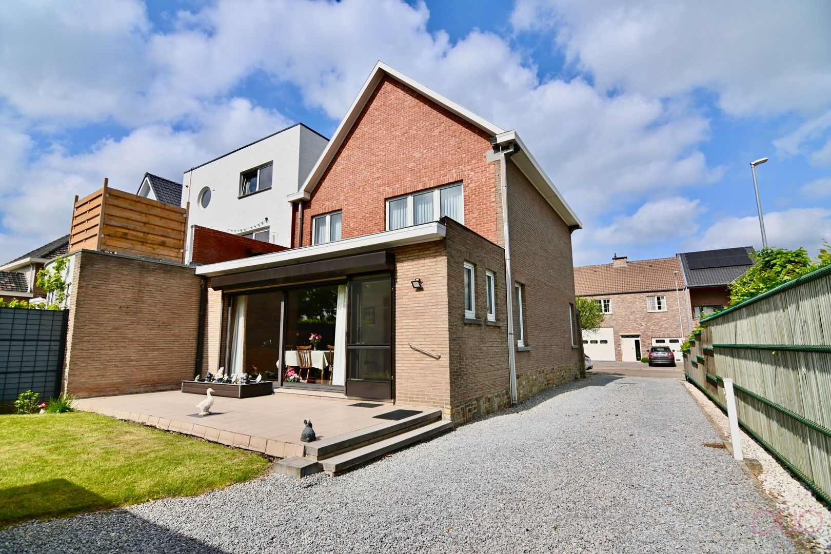 Charmante halfopen gezinswoning nabij het centrum van Sint-Truiden met 2 garages foto 28