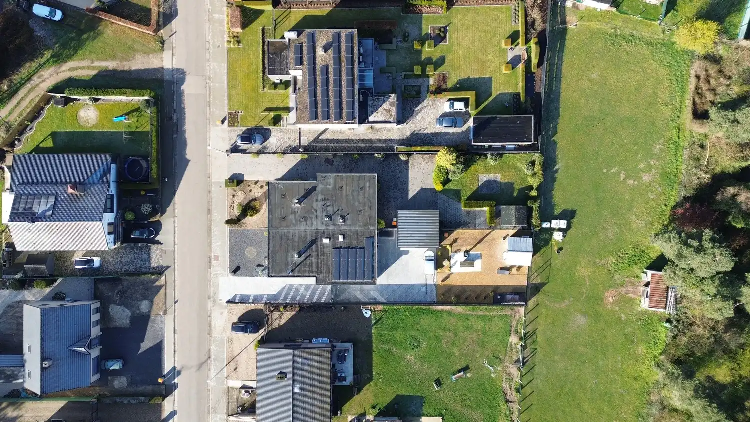 Gelijkvloerse halfopen woning met praktische tuin in Lanaken foto 16