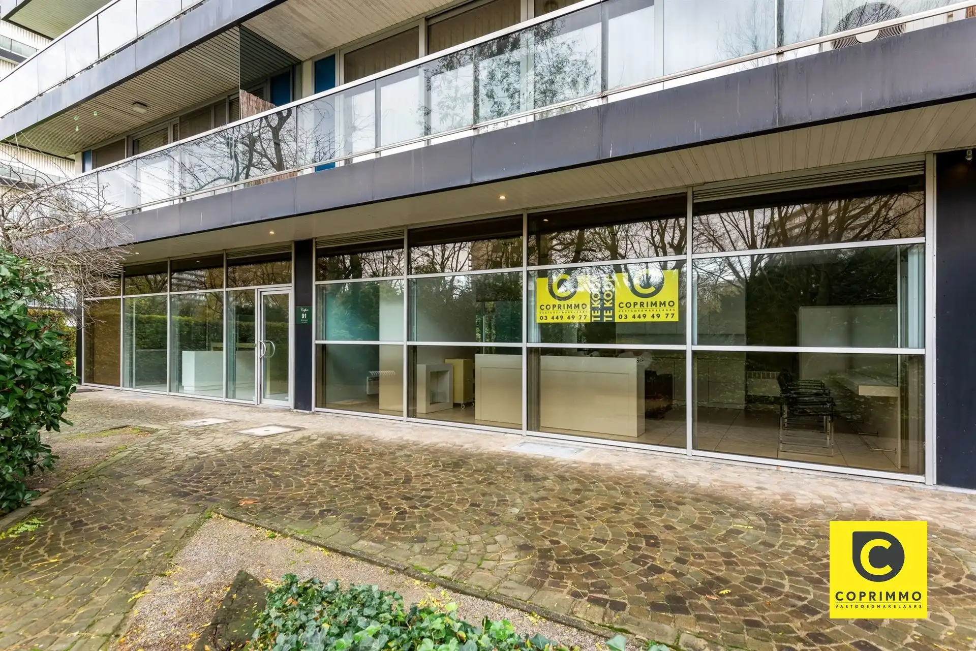 Handelsruimte op centrale locatie foto 10