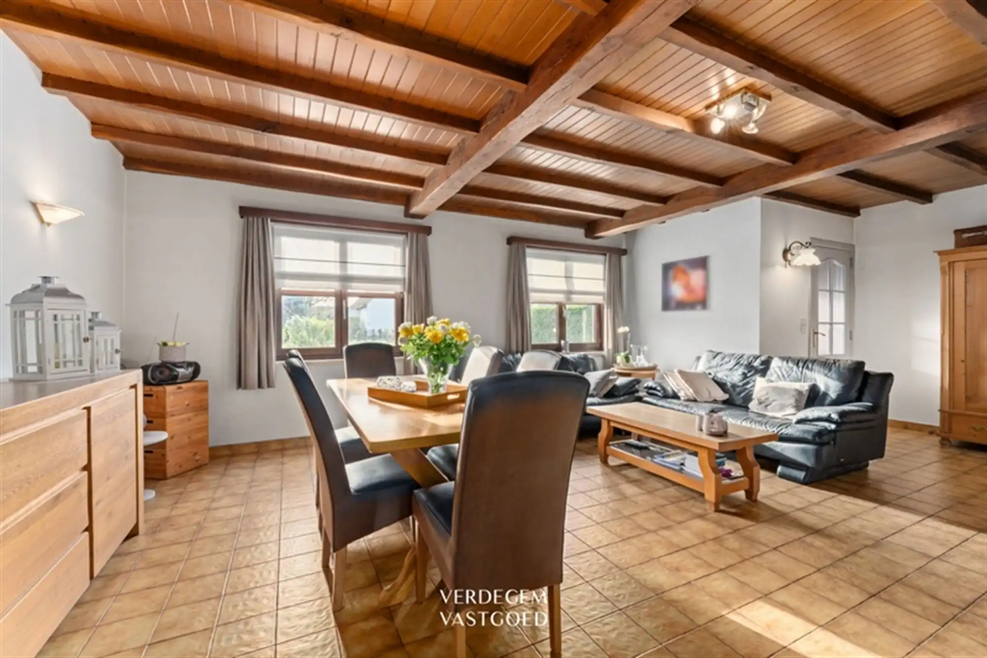 Hoevewoning met schuur en uniek zicht op weilanden en knotwilgen foto 6