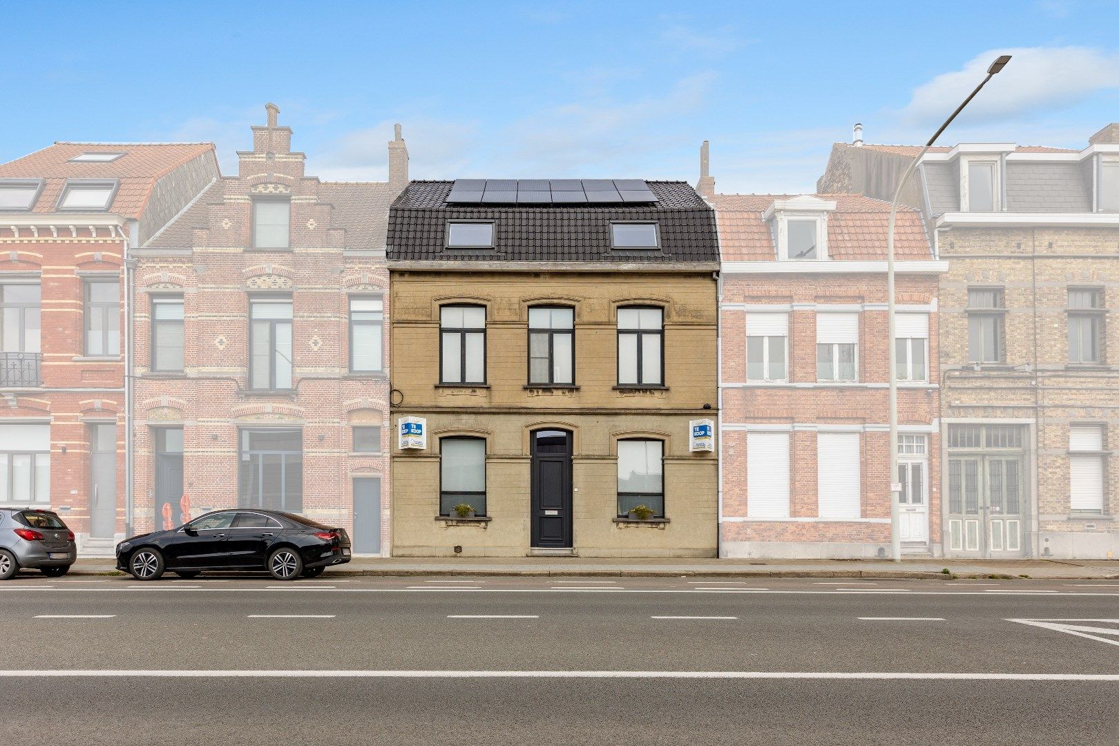 BURGERWONING MET 5 SLPKS,  TUIN EN HUURGARAGE foto {{pictureIndex}}