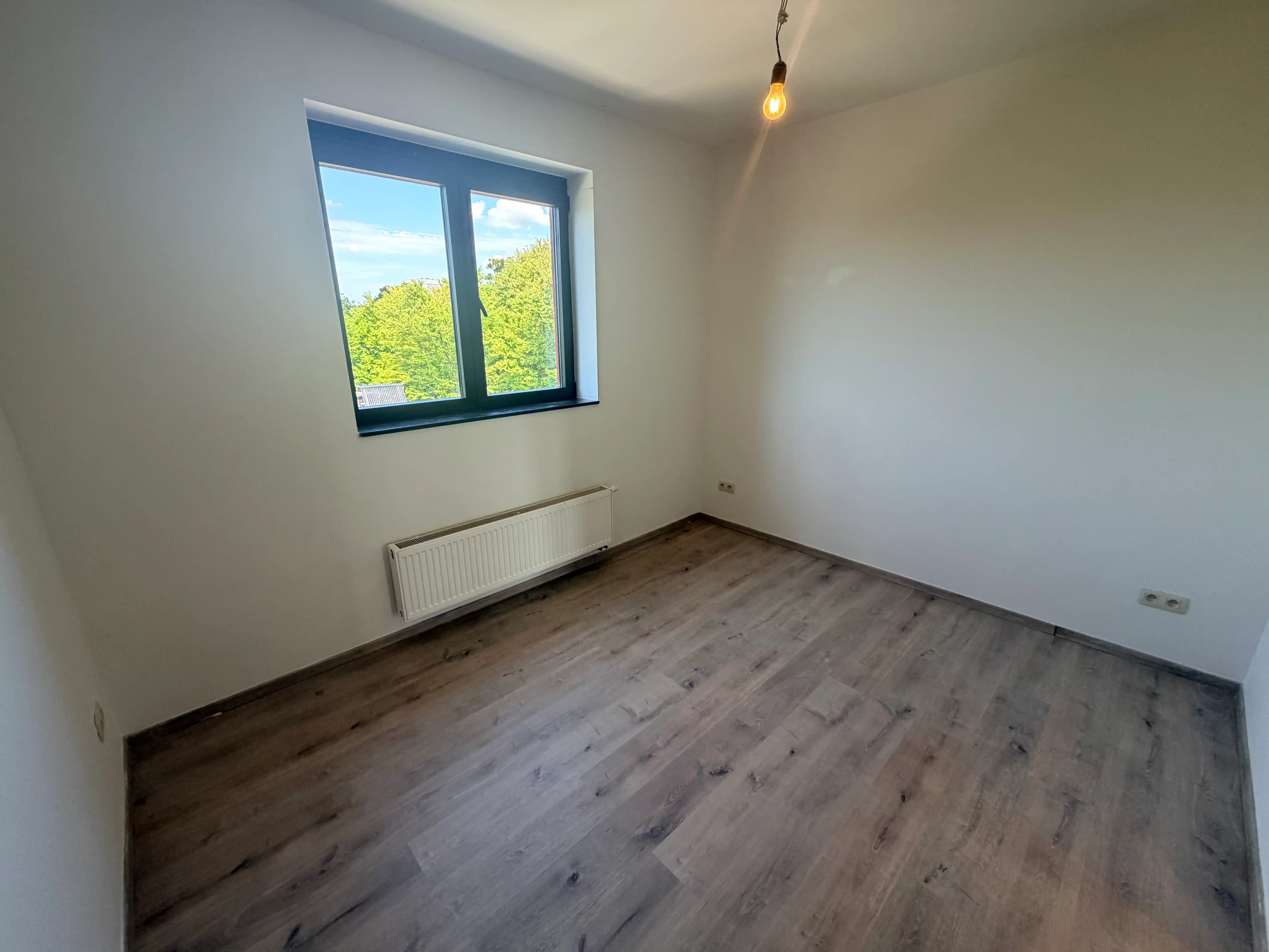 --- NIEUW --- Gerenoveerd en energiezuinig 1-slaapkamerappartement op toplocatie nabij Sint-Pietersstation! foto 7