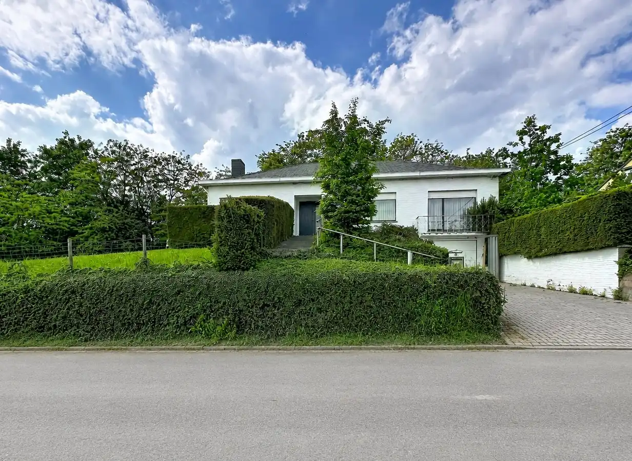 Hoofdfoto van de publicatie: Ruime gelijkvloerse villa met prachtige tuin op toplocatie in Korbeek-Lo
