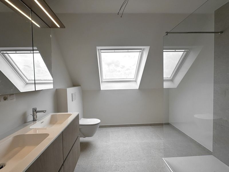 Prachtig gelegen nieuwbouw appartement met drie slaapkamers, groot terras en autostaanplaats foto 16