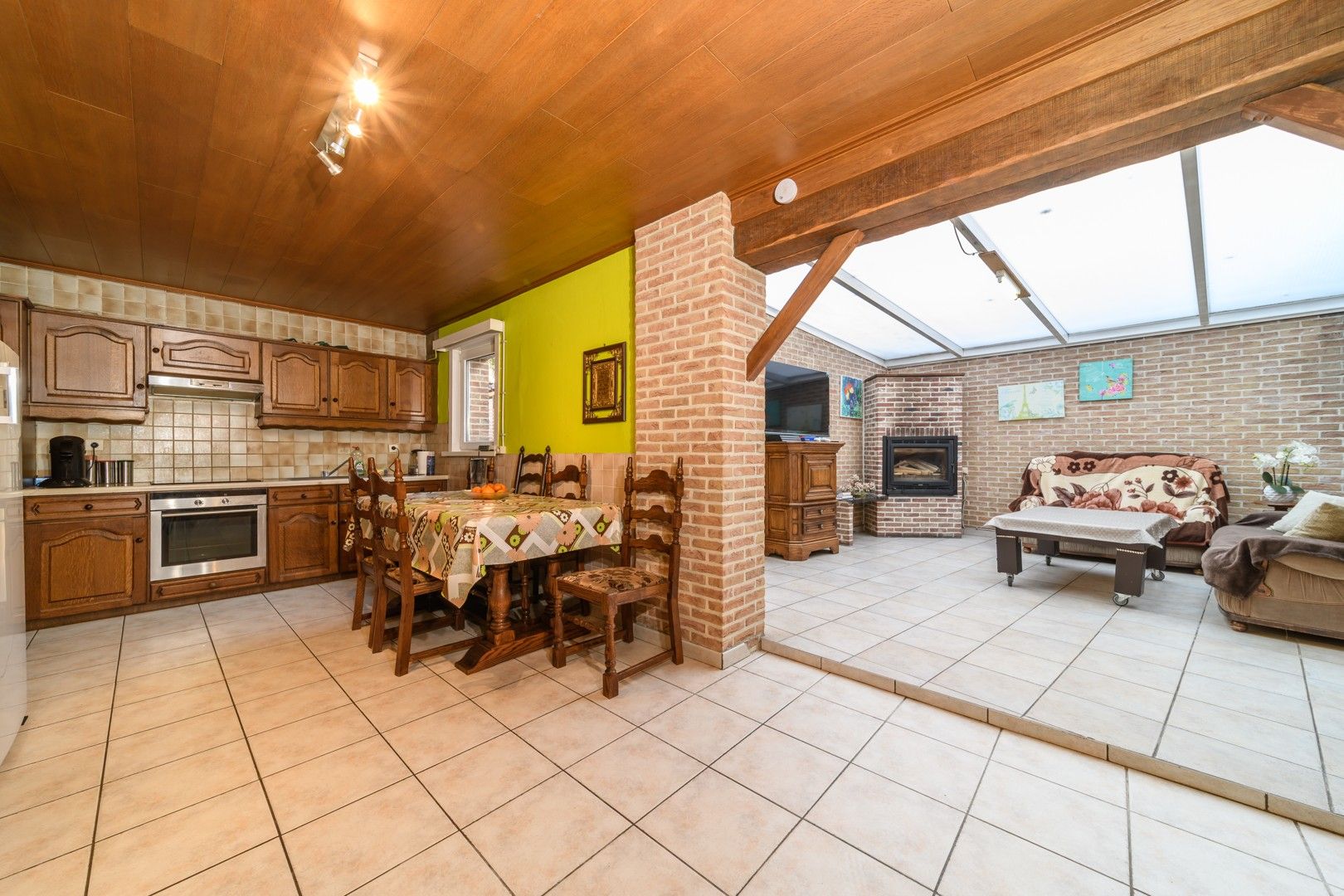 Te renoveren hoekwoning met tal van mogelijkheden te Mere foto 2