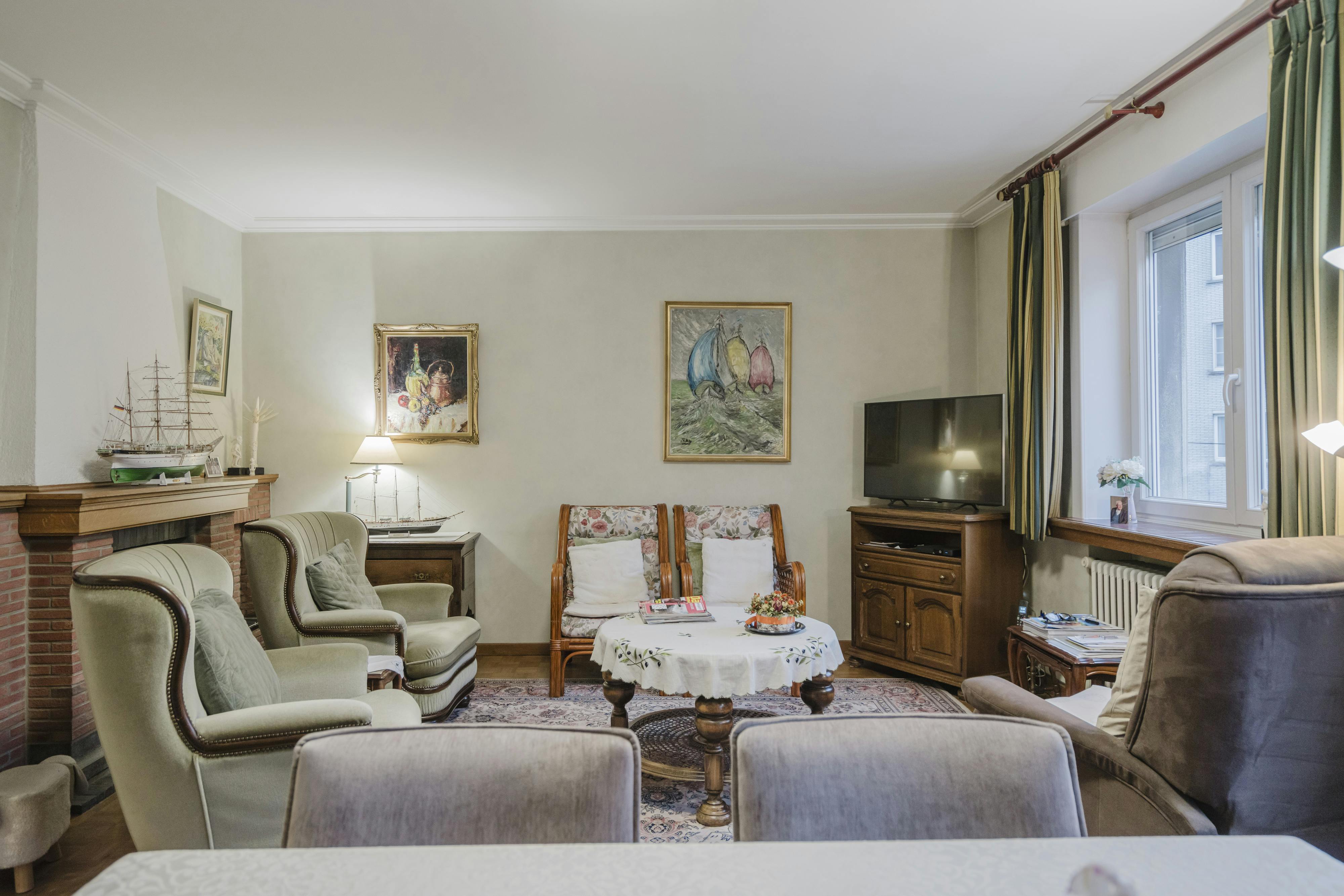 Ruim 3-slaapkamerappartement in centrum Kortrijk foto 8