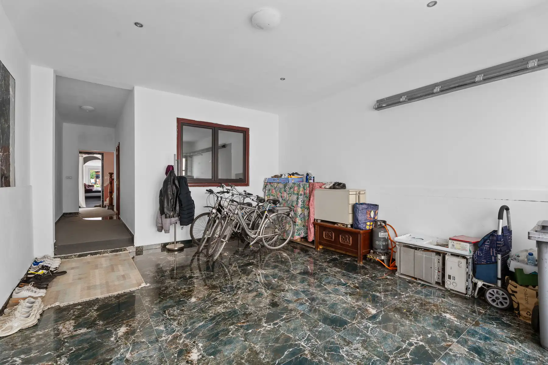 Ruime gezinswoning in hartje Sint-Niklaas foto 7