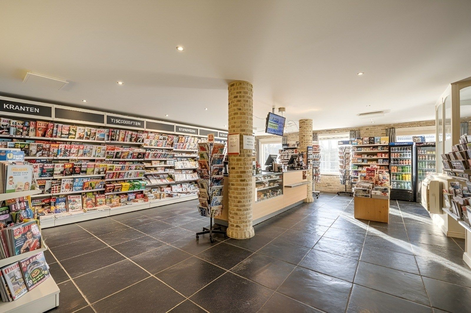 INSTAPKLAAR HANDELSHUIS (2009) OP GUNSTIGE LOCATIE!!!  foto 10