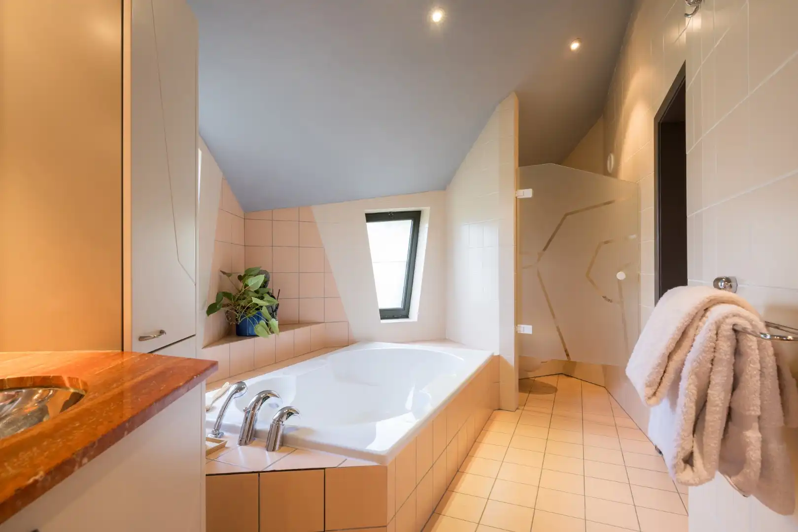 Een uitzonderlijke villa waar architectuur, natuur en kunst in perfecte harmonie samenkomen foto 11