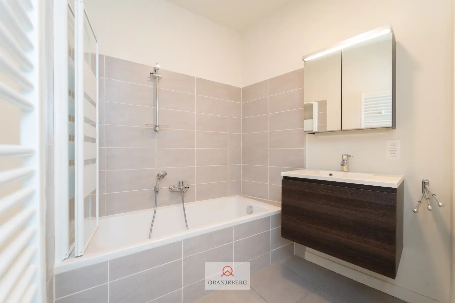 Nieuwbouw 2 slpk appartement vlakbij station Gent-Sint-Pieters foto 25