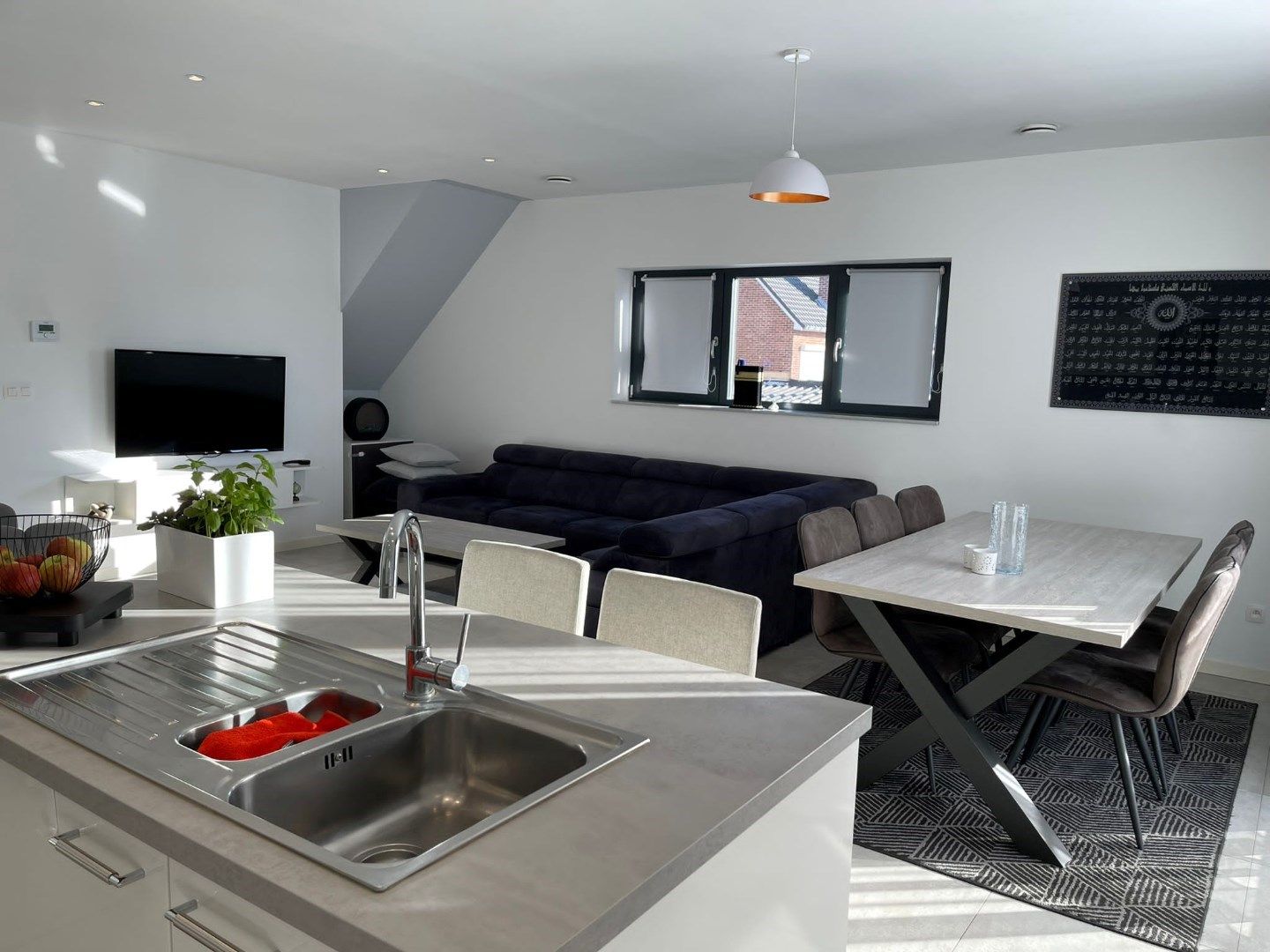 Moderne duplex van 130m² met 3 slaapkamers en parking te Dilsen foto 9