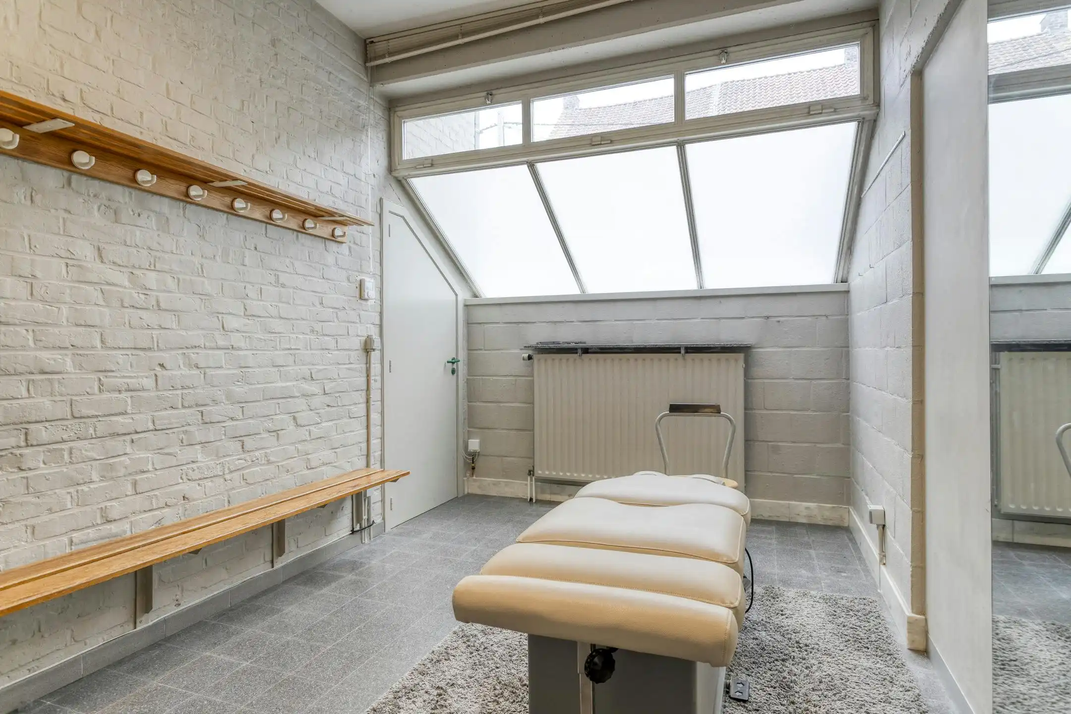 Sportcentrum met woning te koop in Roeselare foto 22