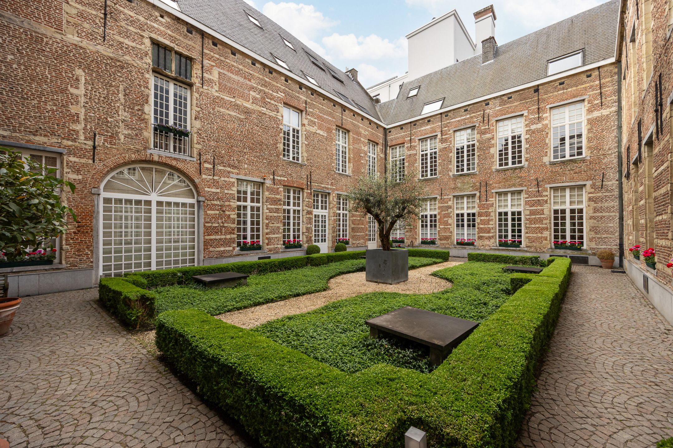 ()=>{if(producerUpdateValueVersion(node),producerAccessed(node),node.value===ERRORED)throw node.error;return node.value} Lange Brilstraat 4 - 2000 Antwerpen