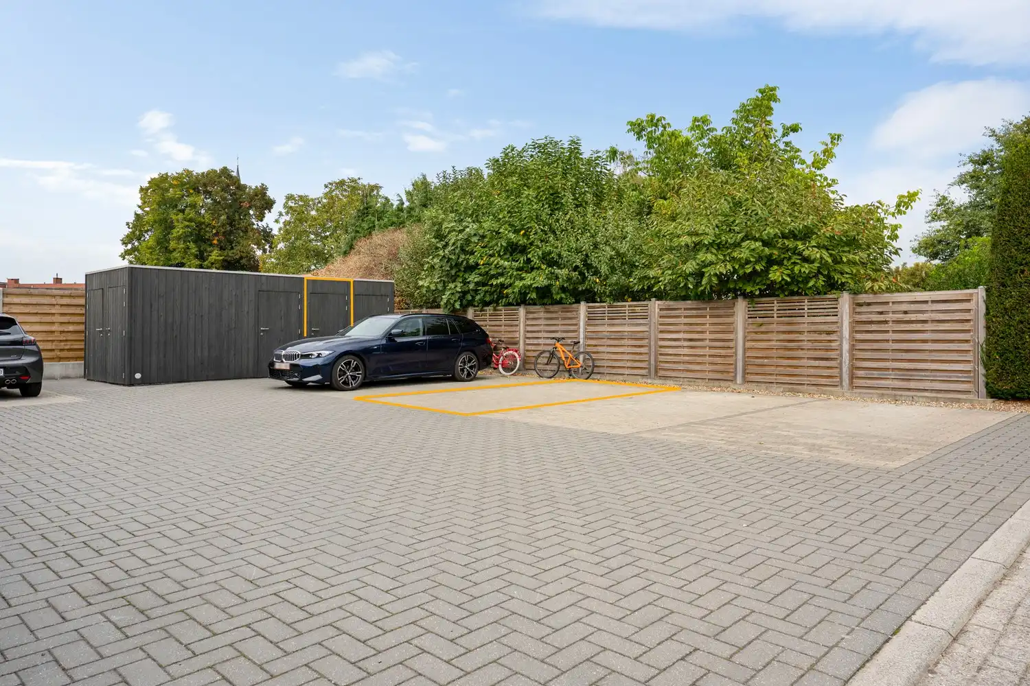 Recent energiezuinig appartement met 2 slpkrs, terras en autostaanplaats te Schriek foto 16