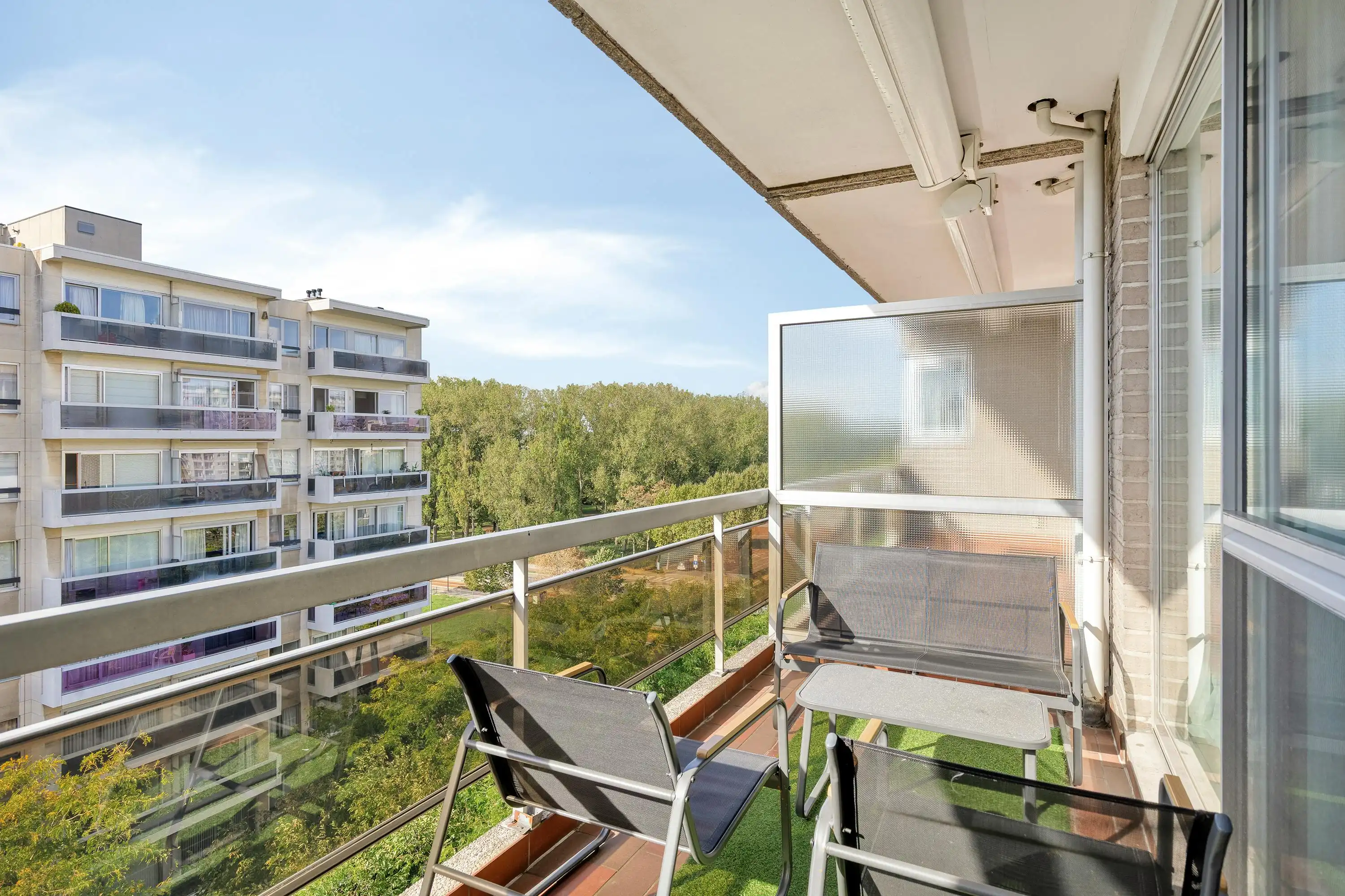 Appartement met terras te koop op het groene Linkeroever foto 13