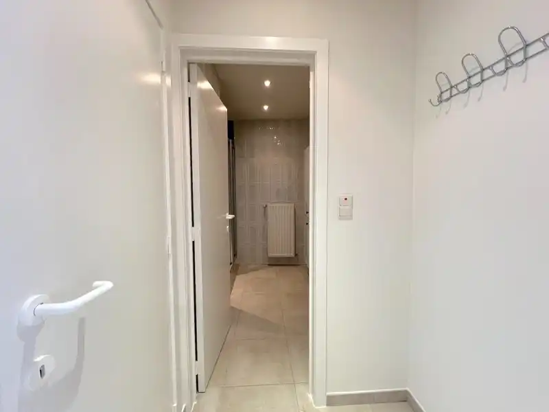 APPARTEMENT MET AUTOSTAANPLAATS te TORHOUT foto 10